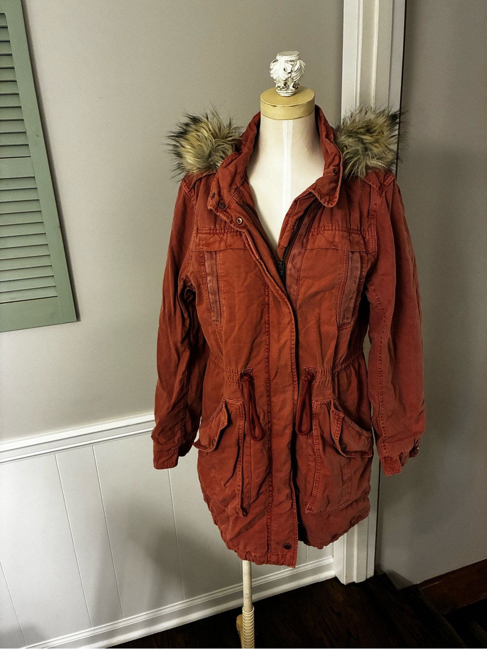 American Eagle Outfitters Utility Parka in Mauve Pink With Faux Fur Lined Hood